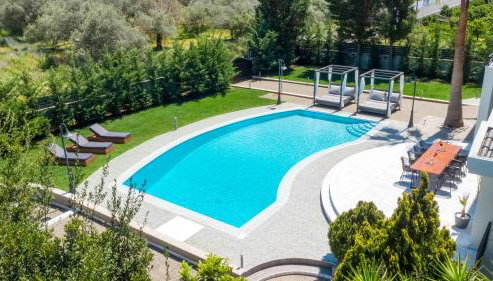 Gregorys Private Luxury Villa with Heated Pool & Gardens - Foto 2, Garden, sunbed, Garden view