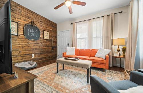 Mountain Bungalow-Walk to Downtown/Biker's Dream! - Foto 8