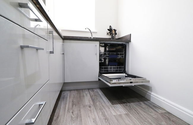 Breck Blackpool - Photo 32