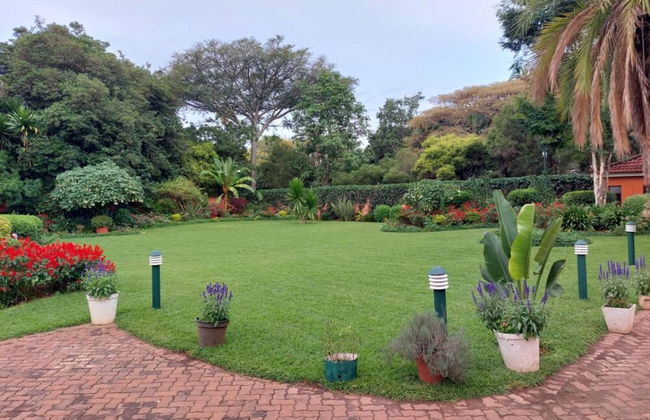 Modern House With Pool in Mount Pleasant - 2063 - Photo 15