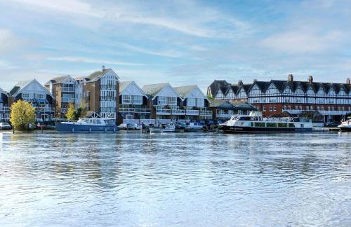 The Oars - Riverfront Property - From 300 Per Night - Foto 18