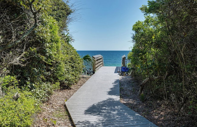 Beach Cottage w/ Backyard Oasis - Quiet Neighborhood in BMB - Foto 30