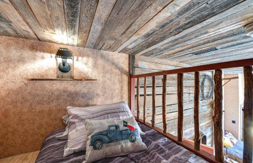 Western-Themed Decatur Studio on Main Street! - Foto 16