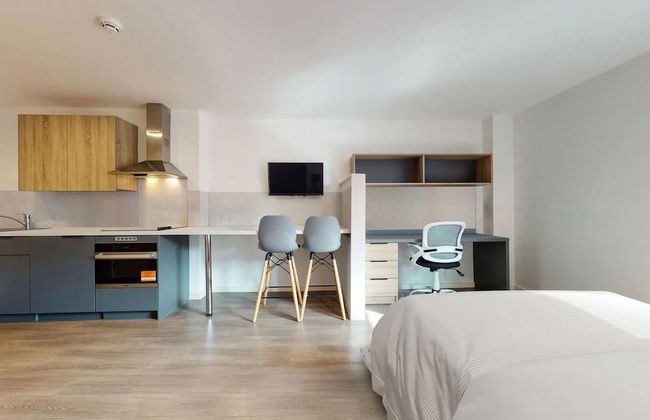 For Student Only Canvas Glasgow - Photo 14