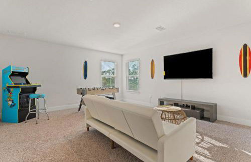 Mins to the Beach/King Beds/Arcade-Snowbird Deals! - Foto 5