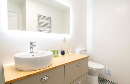 Charming Estoril Apt One Min Walk to the Beach - Foto 24