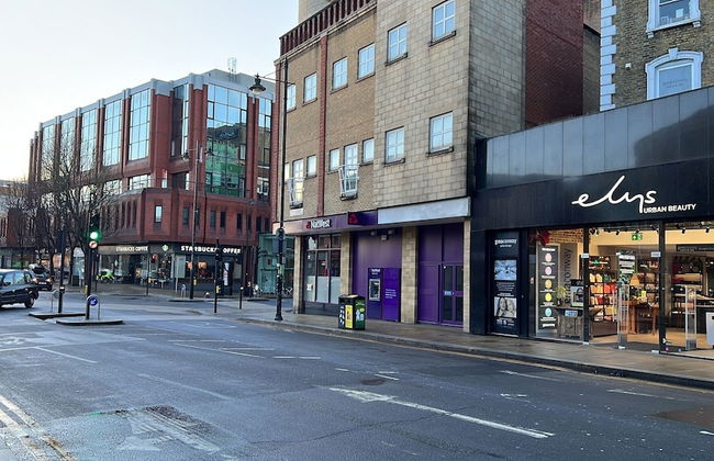 Beautiful 1-bed Apartment in Wimbledon- London - Foto 8