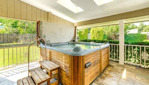Steps to Clear Lake Hot Tub Haven in NorCal! - Foto 1
