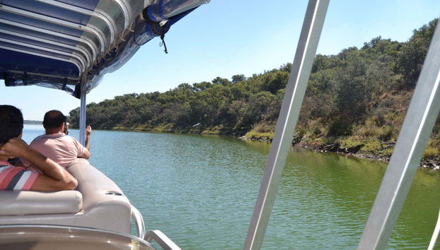 Desfrutando das vistas do barco