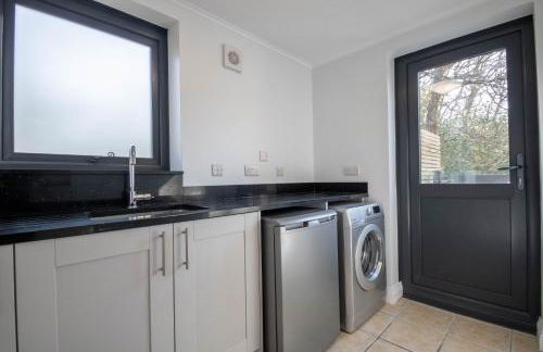 Magnolia House with Hot Tub Park Facilities - Photo 14