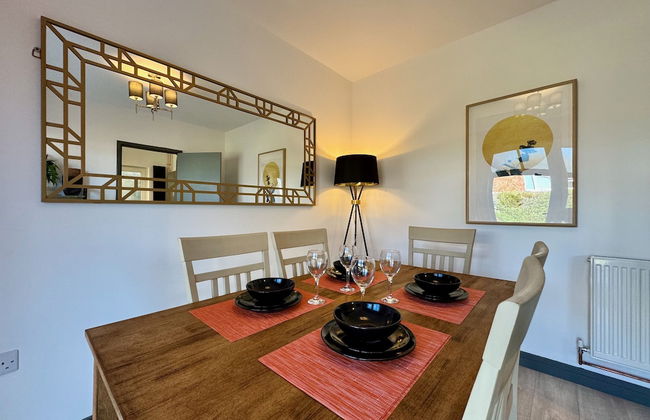 Sandringham House Serene Escape Cottage - Photo 16