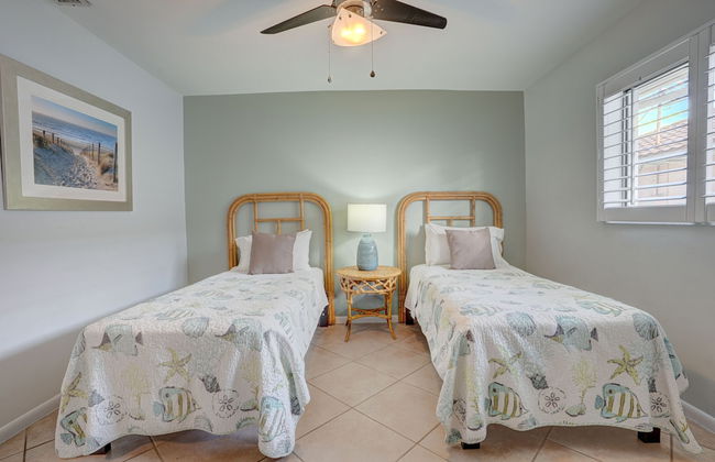 Milano Vacation Rental: Newly Renovated 3-BR Home with Private Pool, Hot Tub, and Pet-Friendly Front Yard. Minutes from Vanderbilt Beach - Photo 3