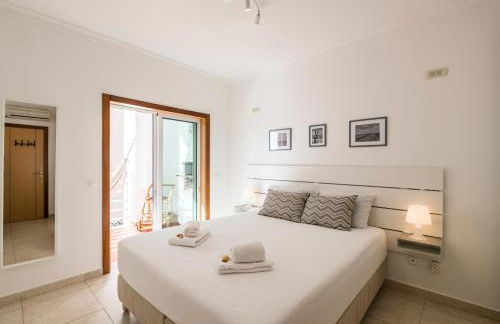 Algarve Beach Vibes Apartment, WiFi, Pool, AC, BBQ - Photo 14