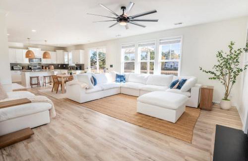 Coastal Retreat & Water Views - Minutes to CHS - Foto 8