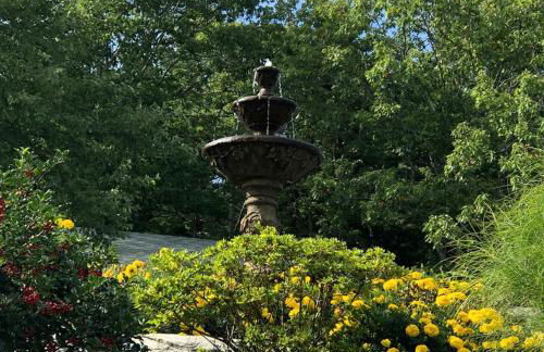 Welcoming Waterfront Bed and Breakfast for a Family Getaway near Augusta, Maine - Photo 2