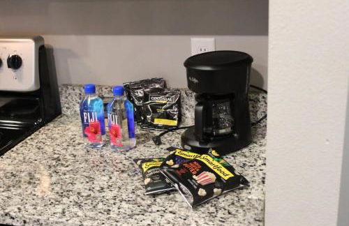 Spacious 2BR Suite Plus Patio Near Iowa State - Foto 16