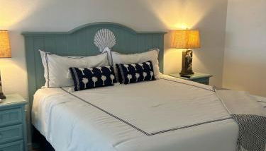 Private Bayfront Beach House with Dock, Steps to Beach and Restaurants - Foto 5