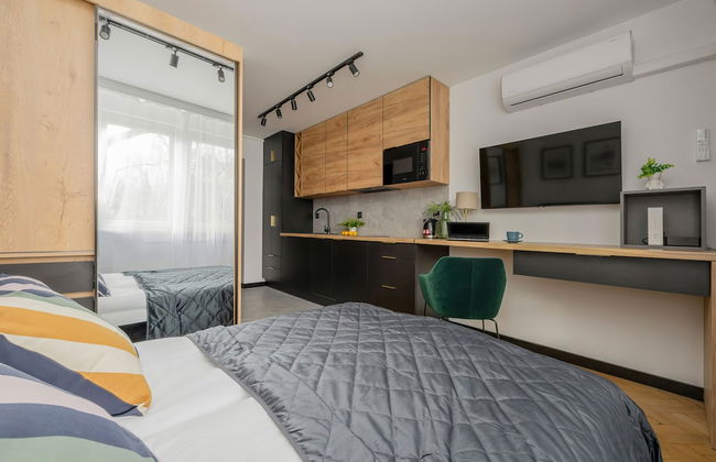 Black & Wooden Apartment by Renters - Foto 20