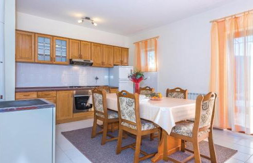 Three-Bedroom Holiday Home In Rozovac - Foto 10