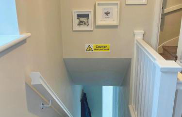 Ideal 4-bed home sleeps 7 - Nr Trafford Ctr & M60 - Foto 34