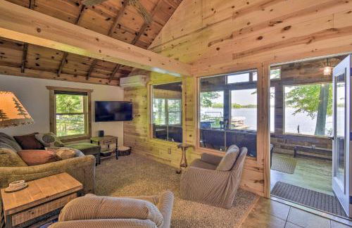 White Lake Home with Patio, Fire Pit, Boat Dock! - Foto 4