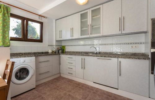 Apartamento en primera línea de playa con piscina - Photo 6