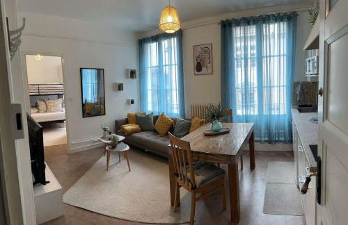 Bright and renovated 2-room apartment, Center - Foto 4