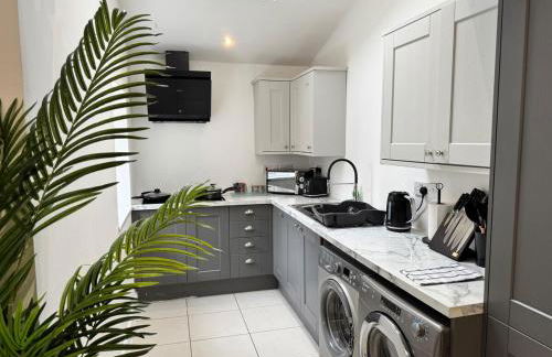 6B 3Bath - Free Parking - TVs In EVERY Room - Foto 14