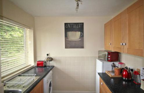 Large Balcony Apartment - 2 Double Beds - Sleeps 4 - Close to Town & Racecourse - Off Street Parking 2 Cars - Fast Wifi - Foto 19