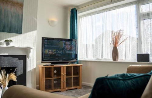 3 Bedroom home in Milton Keynes with Free Parking, WiFi and SKY TV - Foto 6