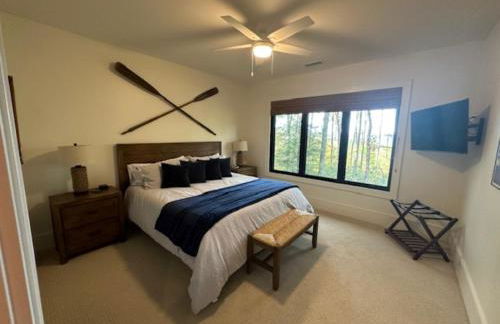 Modern Lodge Getaway, Creek and Mountain View - Foto 12