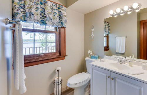 Pistakee Lake Estate with Boat Dock and Hot Tub! - Foto 15