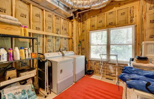 Spacious Georgia Escape with Fireplace, Deck and Grill - Foto 21