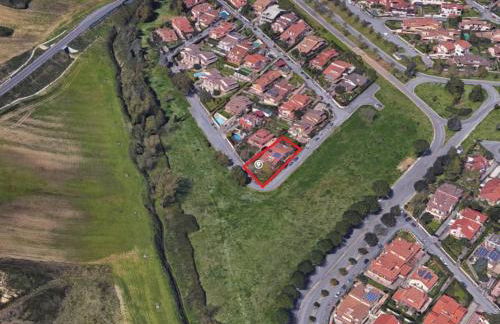 Entire apartment in Panoramic Villa with Bathtub - Photo 25