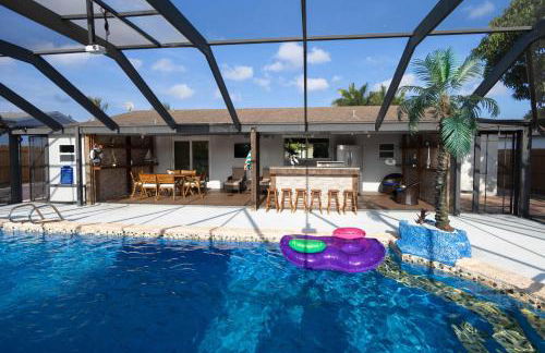 Fantasy Resort OMG PoolWaterfall outdoorKitchn Gym - Foto 24