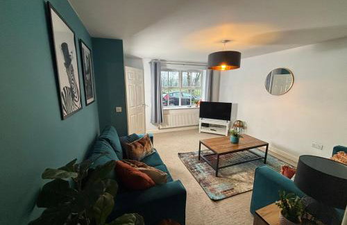 Central location -3 Beds, 2 baths , off-street parking, fast Wifi, sleeps 7 - Foto 16
