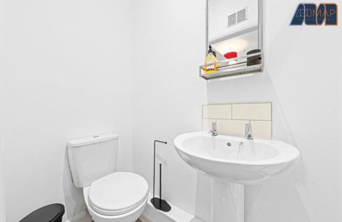 4 Bed Flat With Parking Sleeps 8 in Fife - Foto 27