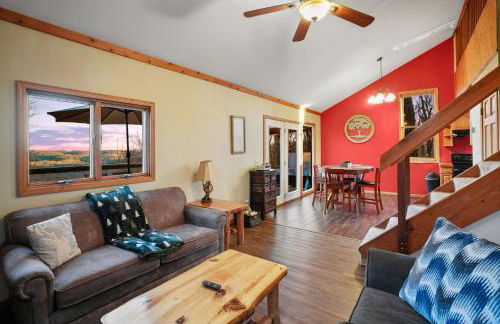 Hot tub, fireplace, fire pit, pool table, grill, EV, pets, HOA lake - Photo 26