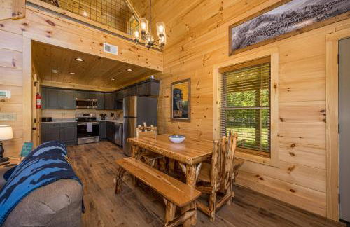 Happy Hideout, country livin with great mountain views, hot tub, arcades, fire pit, pets ok with fee - Foto 8