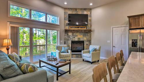 Covered Deck, Grill and Game Room Gilford House! - Foto 4