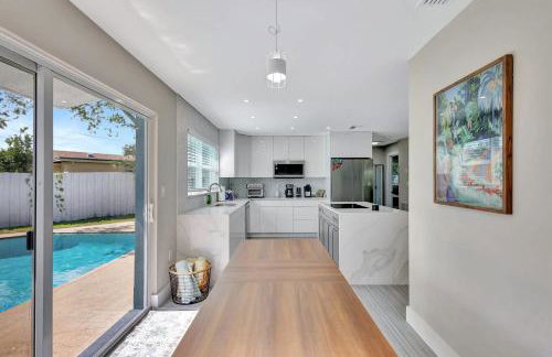 Sunshine Villa - with Private Pool - Foto 13