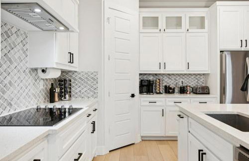 The Longhorn Luxe with Game Room and Fire pit and Karaoke - Foto 30