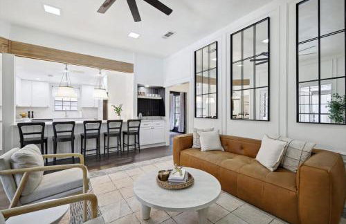 Allen Abode - 4 Bedrm Pool Fire Pit Charm - Photo 9