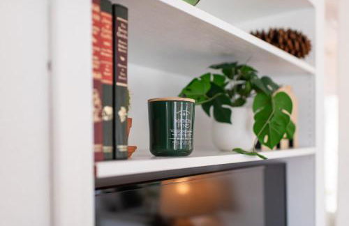 Sunlit Scandi Haven - Walk to Whitworth U & Shops - Foto 18