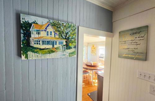 Historic Old Oak Cottage-Great water views! - Foto 21