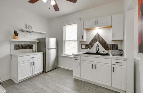 Luxurious 2BR Kansas City Condo Near Downtown - Photo 9