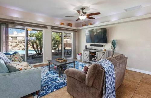 Spacious 3 BR with Pool Minutes Away from Lake - Foto 6