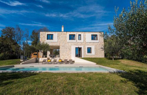 Besonderes Steinhaus mit Privatpool, Panoramablick, Garten, Grill, Waschmaschine - Foto 3