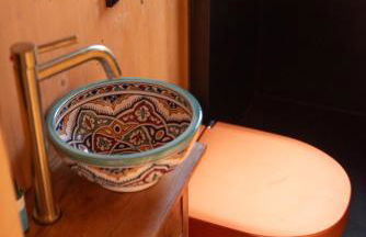 Tiny-Hausboot LIKEDEELER mit Dachterasse und Kamin - Foto 9