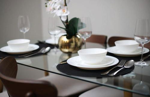 Chic 2BR-w Parking, Near Rvrwalk, Dome & Conv Ctr - Foto 5